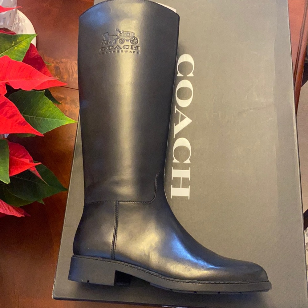 Coach women’s boots new with box